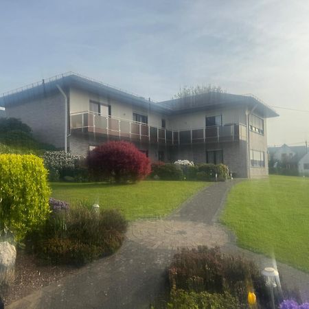 Ferienwohnungjahrsfeld Strassenhaus ภายนอก รูปภาพ