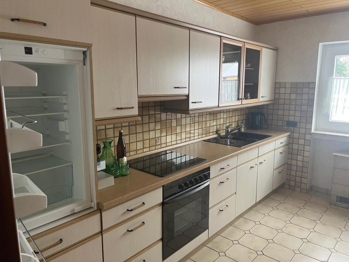 Ferienwohnungjahrsfeld Strassenhaus ภายนอก รูปภาพ