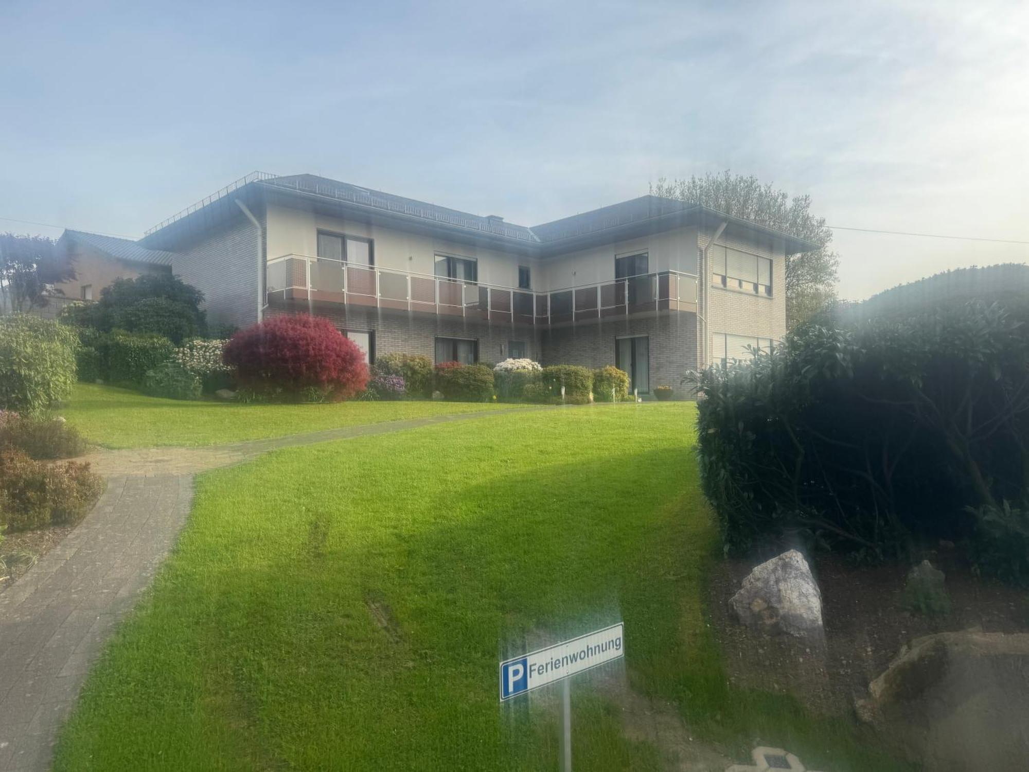Ferienwohnungjahrsfeld Strassenhaus ภายนอก รูปภาพ