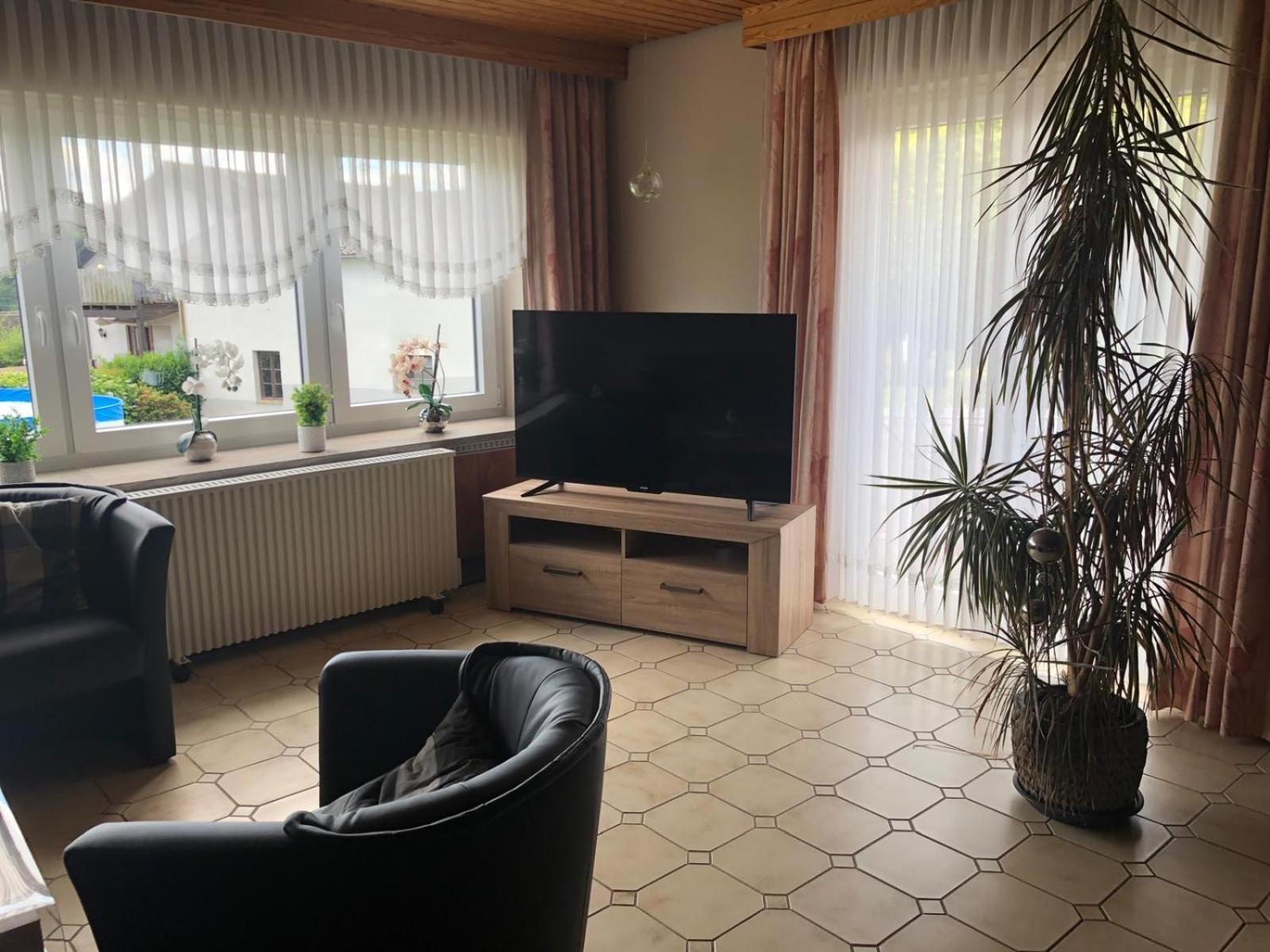 Ferienwohnungjahrsfeld Strassenhaus ภายนอก รูปภาพ